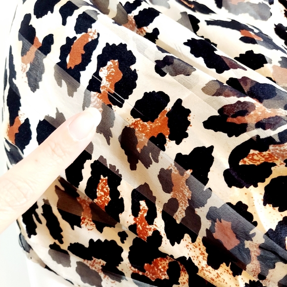 SOLD 🦋 vintage silk chiffon sheer leopard scarf - Picture 15 of 16